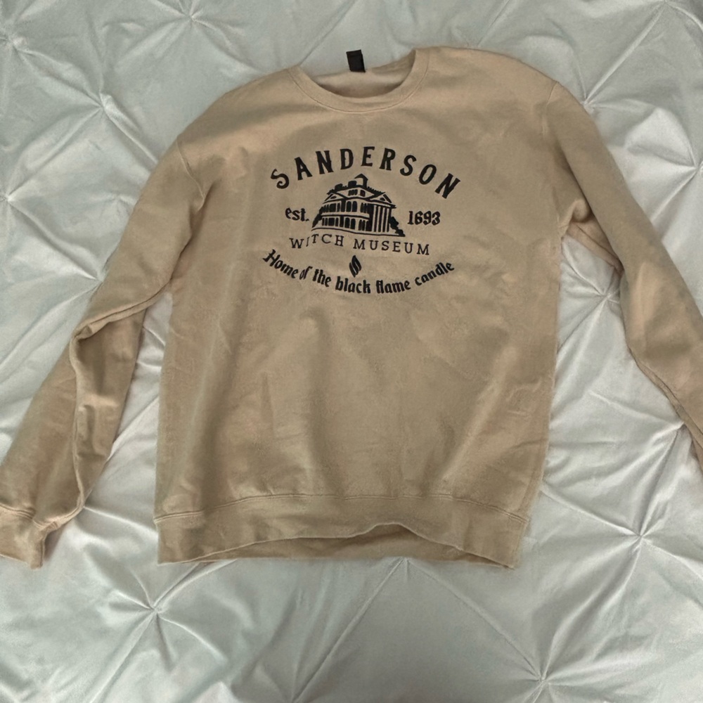 Gildan Women’s Hocus Pocus Sweatshirt